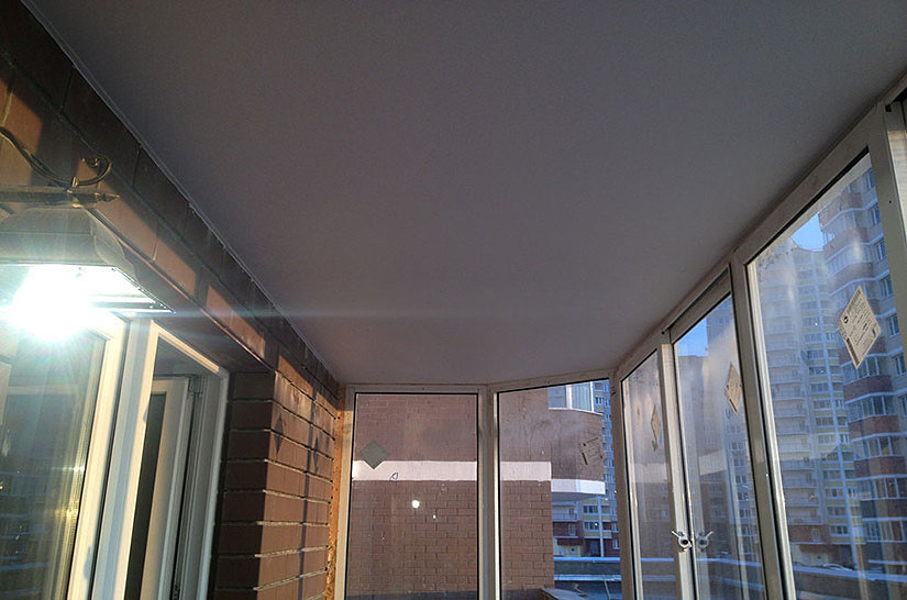 Монтаж натяжного потолка на балконе - советы экспертов компании Alezi: на рынке с 2011 года