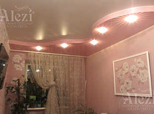 Двухуровневый натяжной потолок (розово-белый) с подсветкой